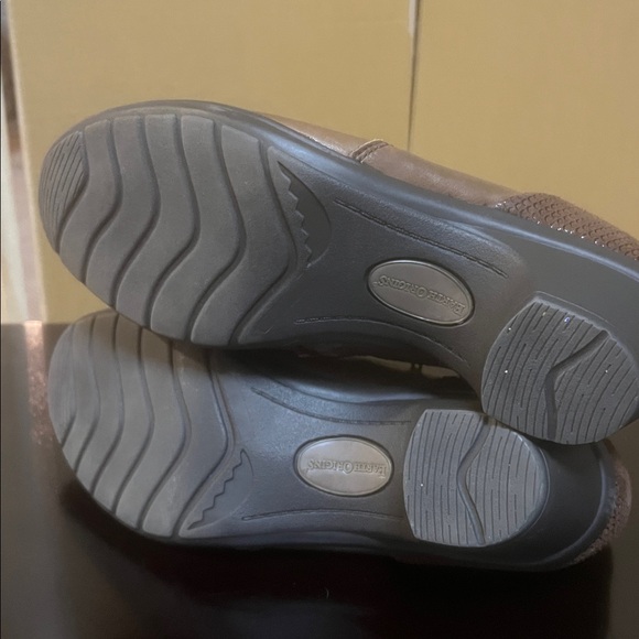 EUC - EARTH ORIGINS - brown leather shoe 8.5M - Picture 6 of 10
